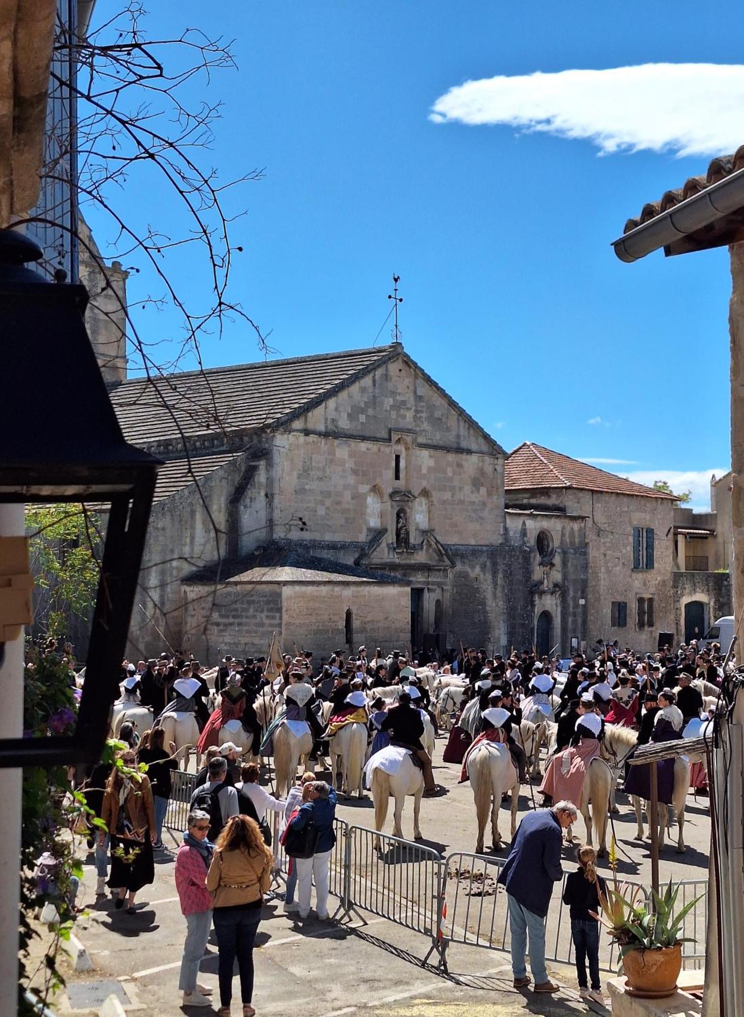 La Garriguette Appart Centre Historique Calme Climatise 6 Couchages Arlés Exterior foto